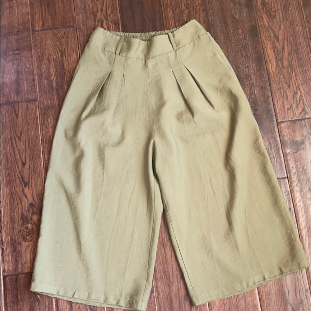 All in favor Capri pants wide leg size xs